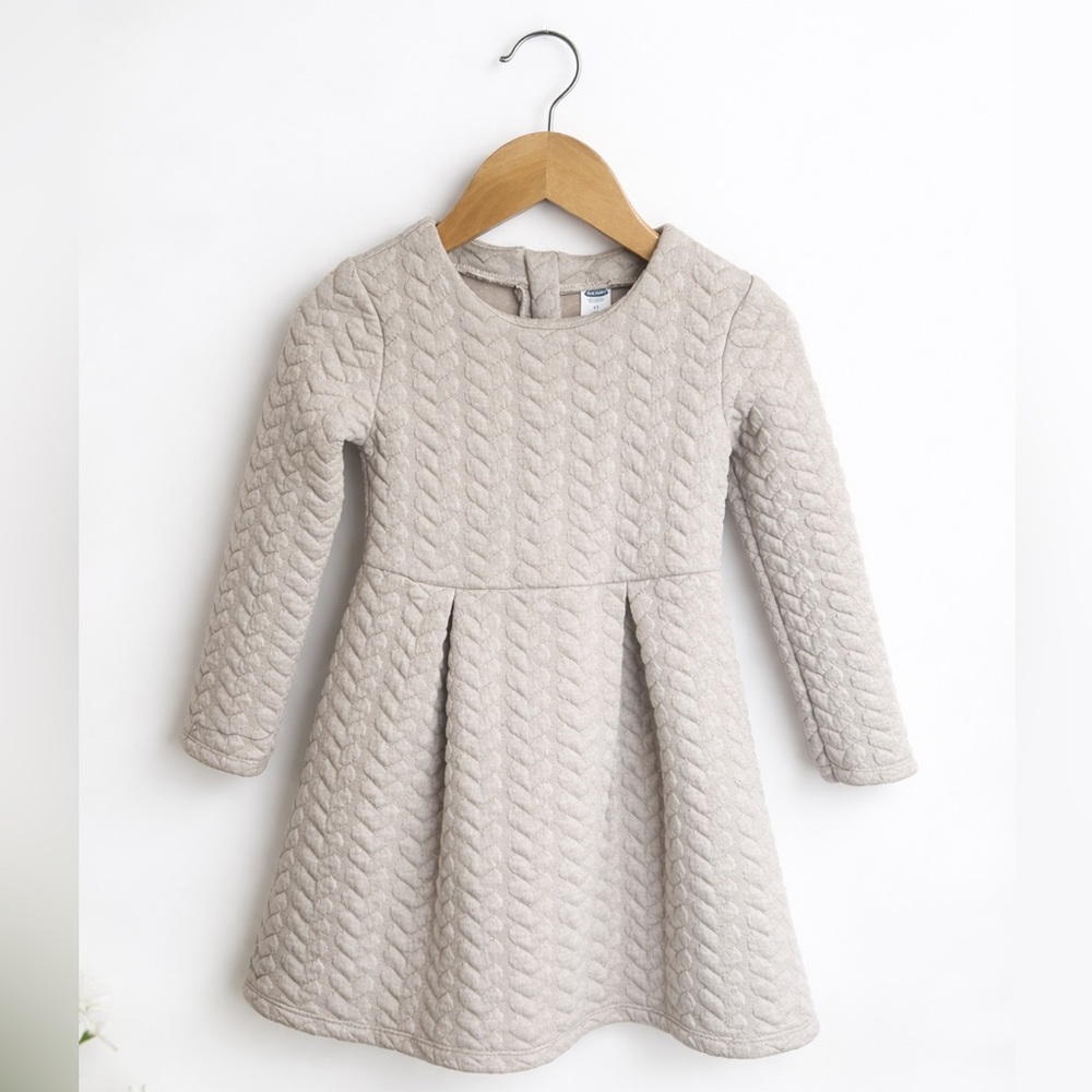 Girls Old Navy quilted long sleeved dress zipper closure 5T Preowned